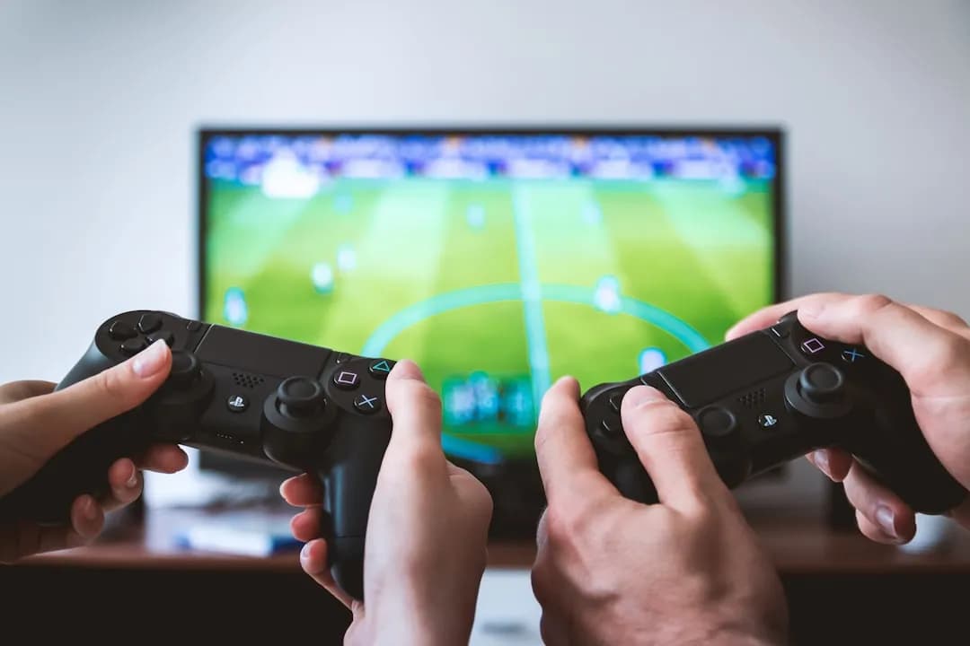 Jak grać w FIFA 23 na 2 pady PS5 i cieszyć się emocjonującą zabawą